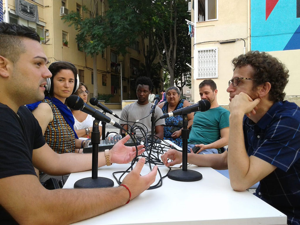 Programa de ràdio “Joves i dret a la ciutat”, Des dels Blocs
